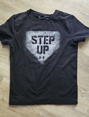 Boys under armour cotton blend short sleeve baseball home plate t shirt medium.